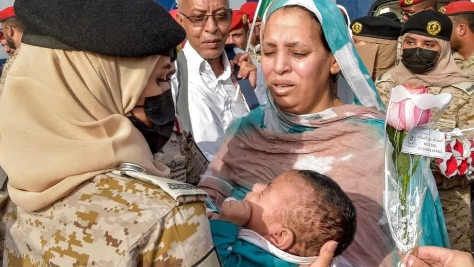 Sudan crisis: Civilians facing catastrophe as 100,000 flee fighting – UN
